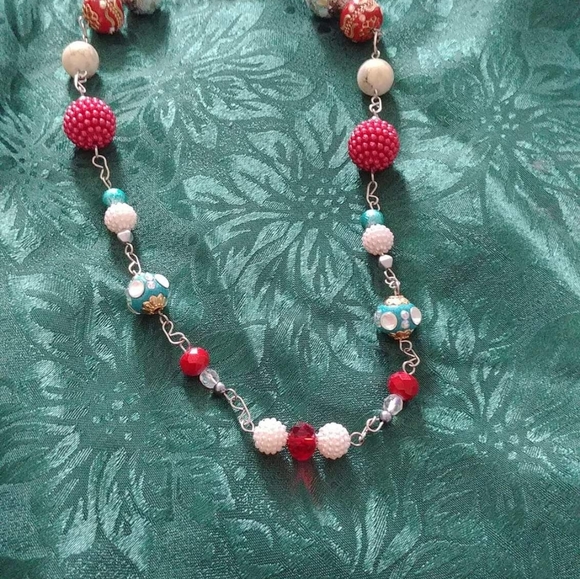 Beaded jewelry - Picture 3 of 3